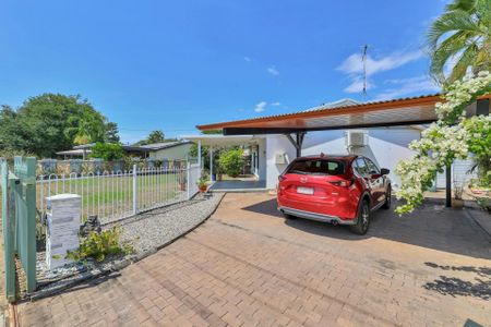 FAMILY HOME WITH SOLAR - Photo 5