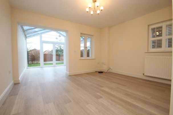 3 bedroom semi-detached house to rent - Photo 1