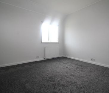 3 Bedroom House - Mid Terrace To Let - Photo 6