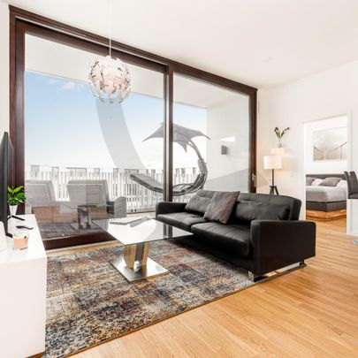 Penthouse Living: Relaxing days in Friedrichshain - Photo 1