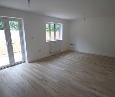 1 bedroom semi-detached bungalow to rent - Photo 1