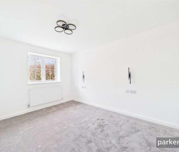 Colemans Moor Road, Woodley, Reading, Berkshire, RG5 - Photo 5