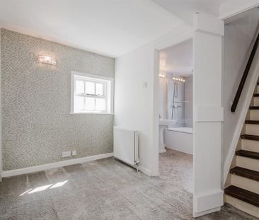 2 bedroom semi-detached house to rent - Photo 4