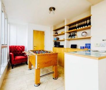 2 Bed Penthouse, Rayleigh Road, E16 - Photo 4