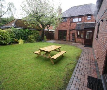 1 bedroom in a house share to rent - Photo 1