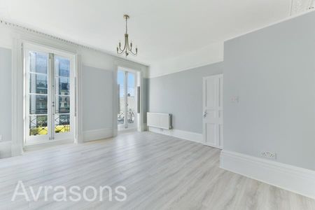 2 bedroom flat to rent - Photo 2