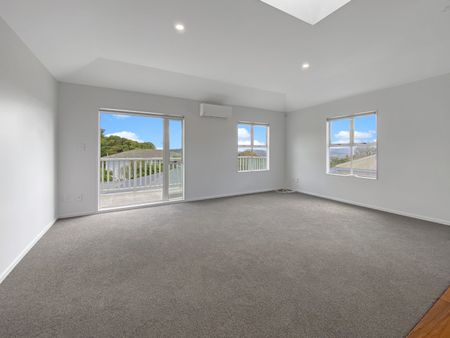 Welcome home to 5/25 Mana Street. - Photo 2