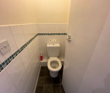 Nottingham Road, Eastwood, Nottinghamshire, NG16 3GS - Photo 6