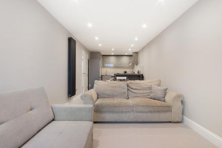 1 bedroom flat to rent - Photo 2