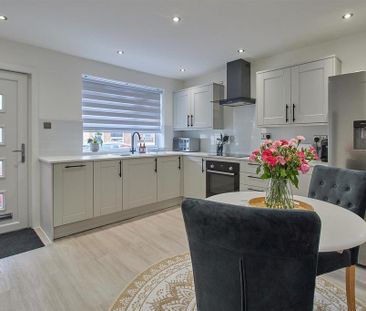 3 bedroom terraced house to rent - Photo 1