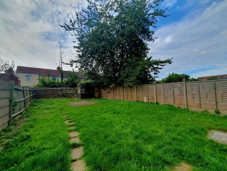 1 bedroom in a house share to rent - Photo 5