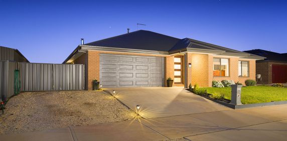 84 CUTHBERT STREET, Killara VIC 3691 - House For Rent | Domain - Photo 2