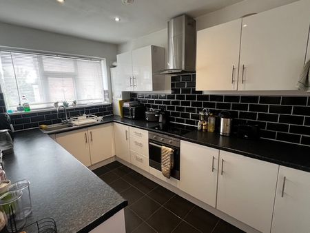 Headingley Lodge - Photo 5