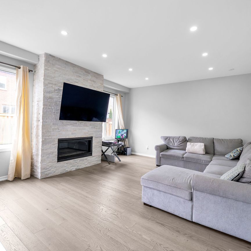 For Lease - 2554 Stallion Drive, Oshawa, Ontario - Photo 1