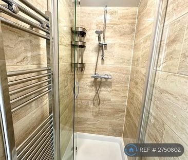 4 bedroom terraced house to rent - Photo 1