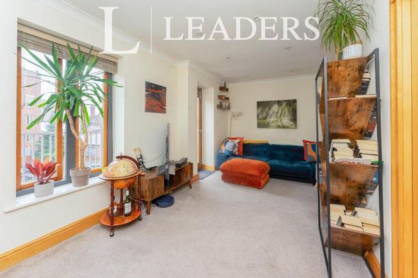 3 bedroom apartment to rent Foregate Street, Chester, CH1 - Photo 1