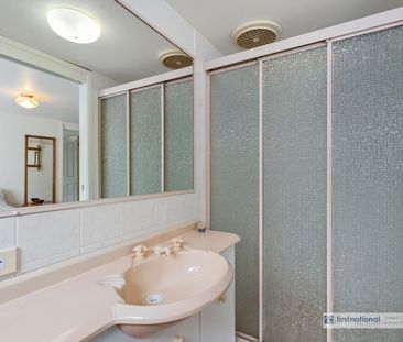 Large Dual Living Family Home - Photo 3