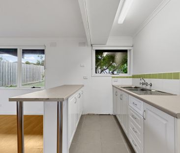 Flexible Family Living in a Serene Coastal Setting - Photo 2
