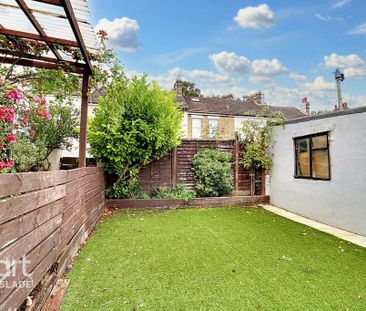 4 bedroom terraced house to rent - Photo 4