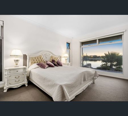 23 Beeston Way, West Lakes, SA 5021 - Photo 2