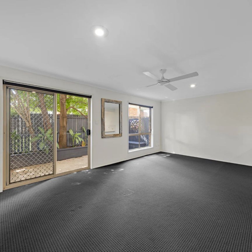 Convenient Coastal Living 3 Bedroom Home Close to Schools, Shops & Beaches - Photo 1