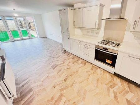 2 bedroom end of terrace house to rent - Photo 3