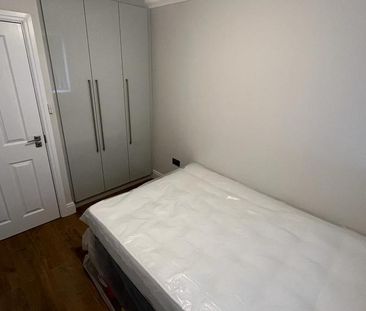 3 bedroom end of terrace house to rent - Photo 6