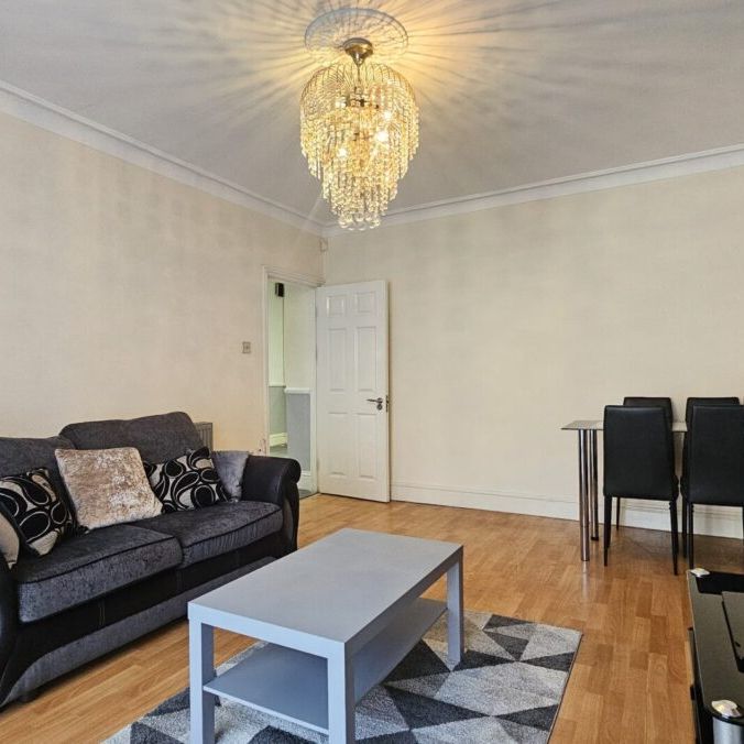 Bowes Road, W3, Acton - Photo 1