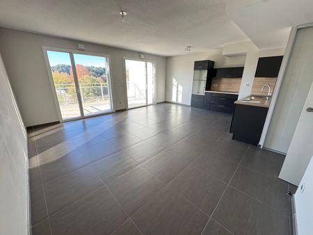 Location Appartement 3 pièces 67m² CASTELNAU LE LEZ 34170 - Photo 3