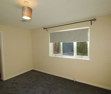 Walesby Court, LS16 - Photo 6