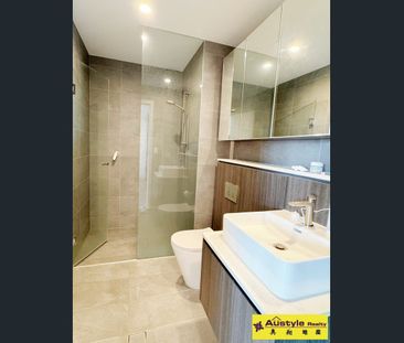 Near new luxury 2 bedrooms plus large study room or 3rd bedroom / C... - Photo 5