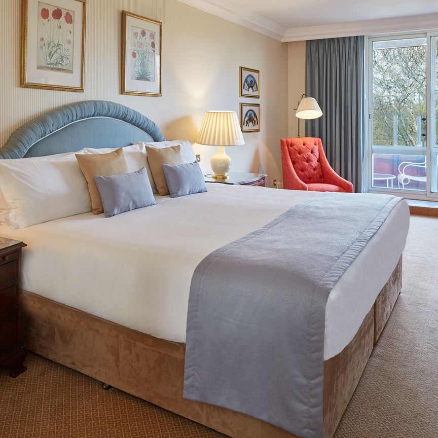 A Luxury Deluxe Two-Bedroom Apartment in South Kensington, London, W8 - Photo 1