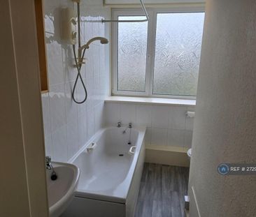 3 bedroom flat to rent - Photo 5