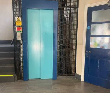 Meville Court Room 1 room 2 Room 3 - Photo 4