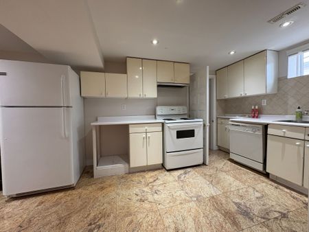 For Lease - 93 Surrey Avenue Unit# Lower, Toronto, Ontario - Photo 4