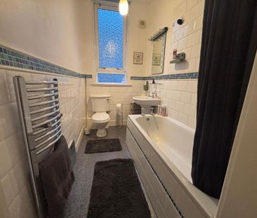 1 bedroom in a flat share to rent - Photo 6