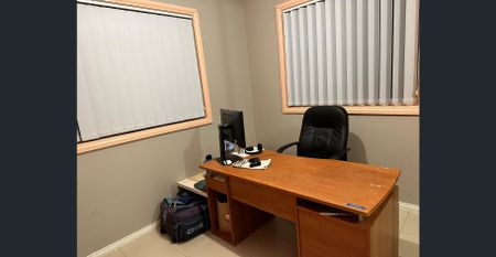 Family Home in Mays Hill - Photo 2