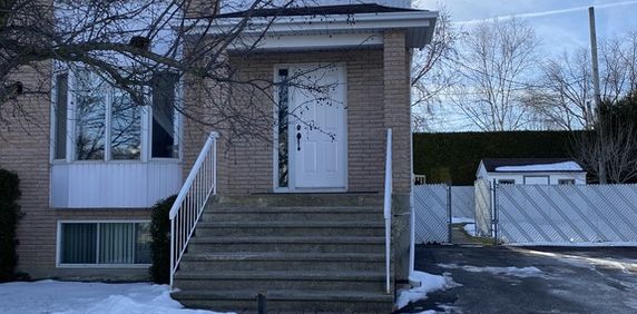 Grand 51/2 Sur Deux étages - Photo 2