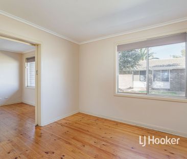 Unit Living - Photo 5