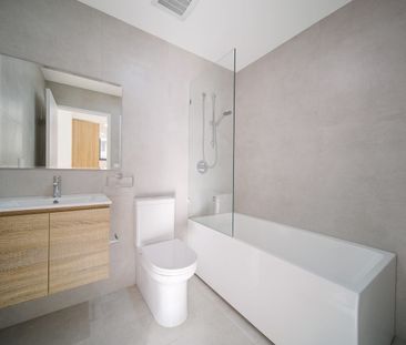 1 Year New Rare Court yard Apartment-Timber floor and fully aircond... - Photo 6