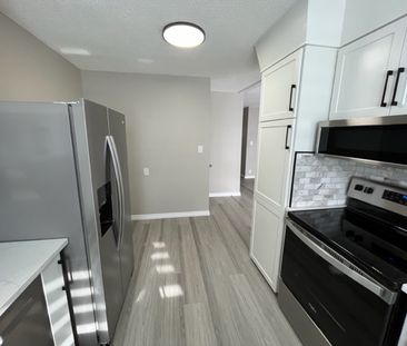 🏡 Beautiful 3 Bedroom Duplex for Rent - Photo 1