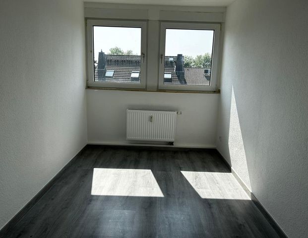 Renovierte 4-Zimmer Wohnung ab sofort verfügbar - Photo 1