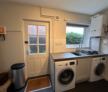 4 bedroom house - Photo 2