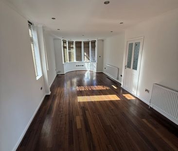 3 Bed Semi-Detached House, Grangemouth Road, CV6 - Photo 2
