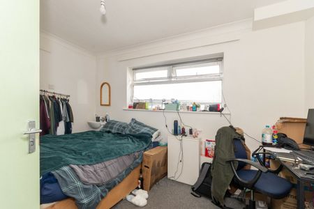 Large 6 Bed Student house Winton - Photo 2