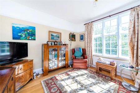 3 bedroom flat to rent - Photo 3
