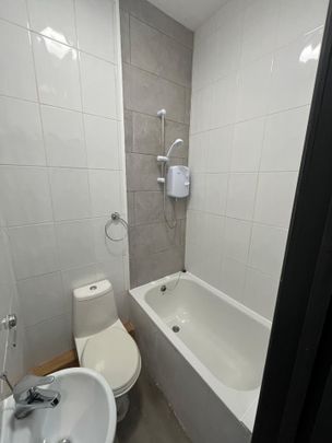1 Bed Flat, London, W5 - Photo 1