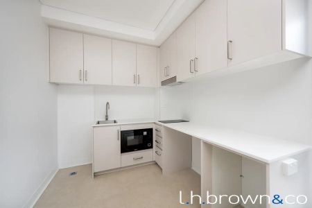 “Architecturally Designed, Furnished Studio in Prime Location” - Photo 5