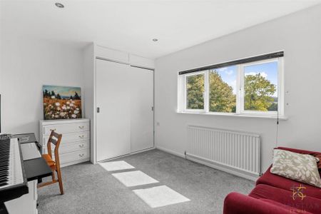 4 bedroom detached house to rent - Photo 5