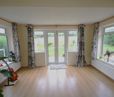 5 bedroom detached house to rent - Photo 1